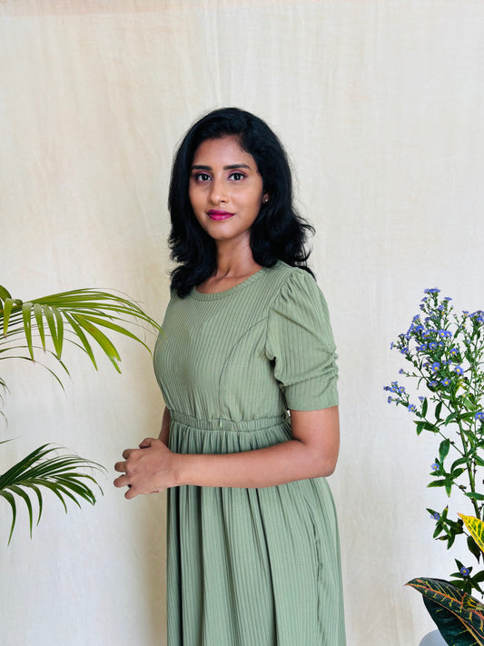 Green Cross-Zip Feeding Gown