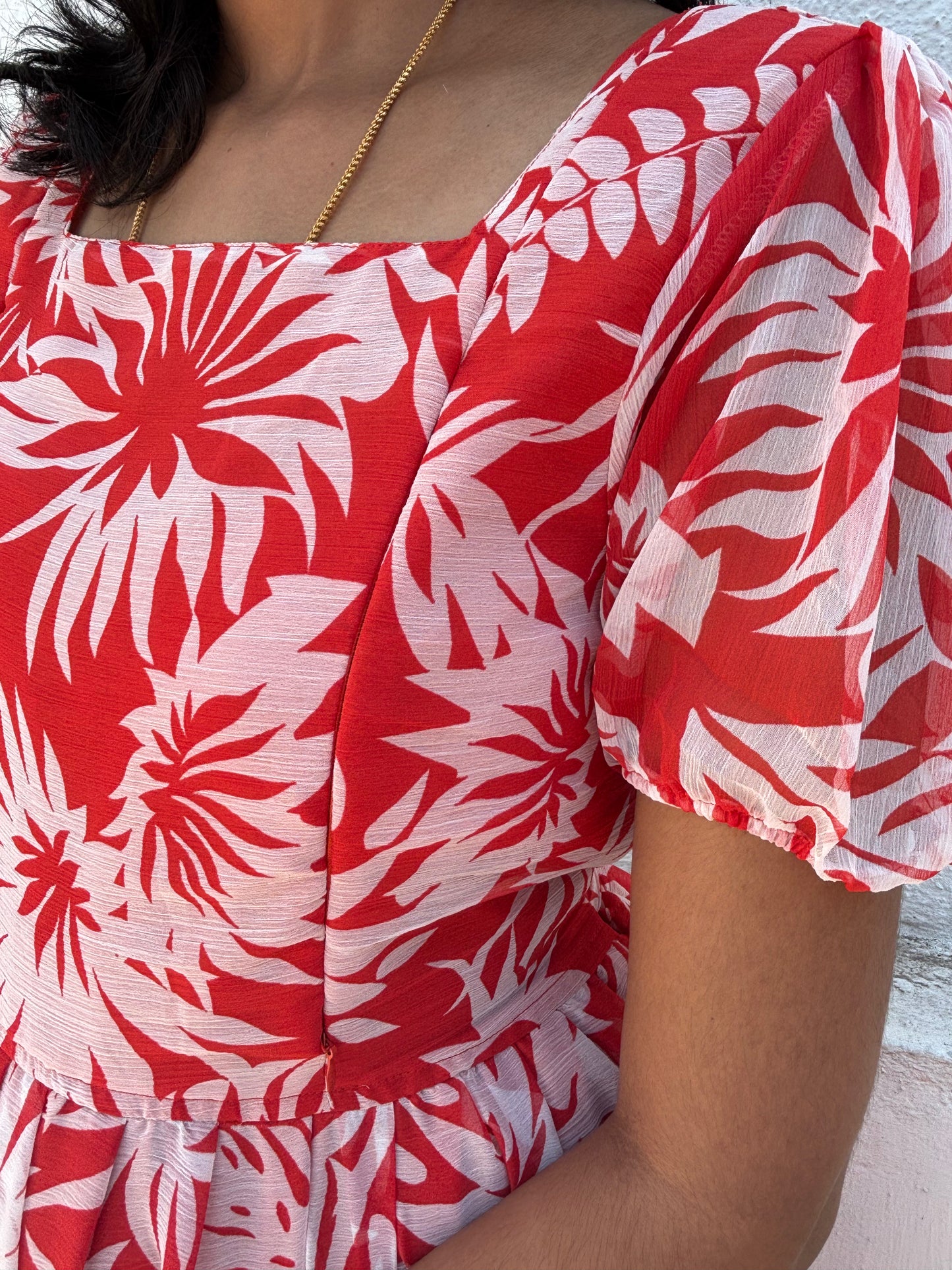 Red-White Leaves Chiffon Feeding Gown