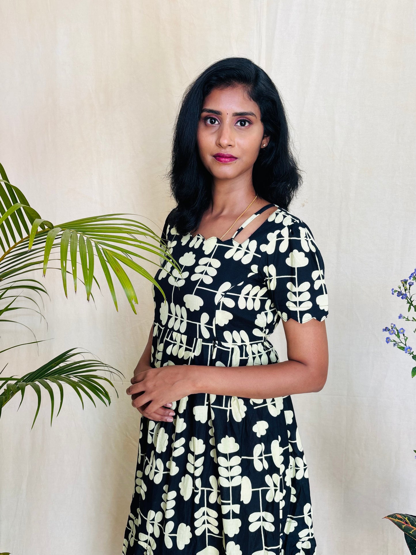 Night Garden Grace – Black & Cream Leaf Print Feeding Dress