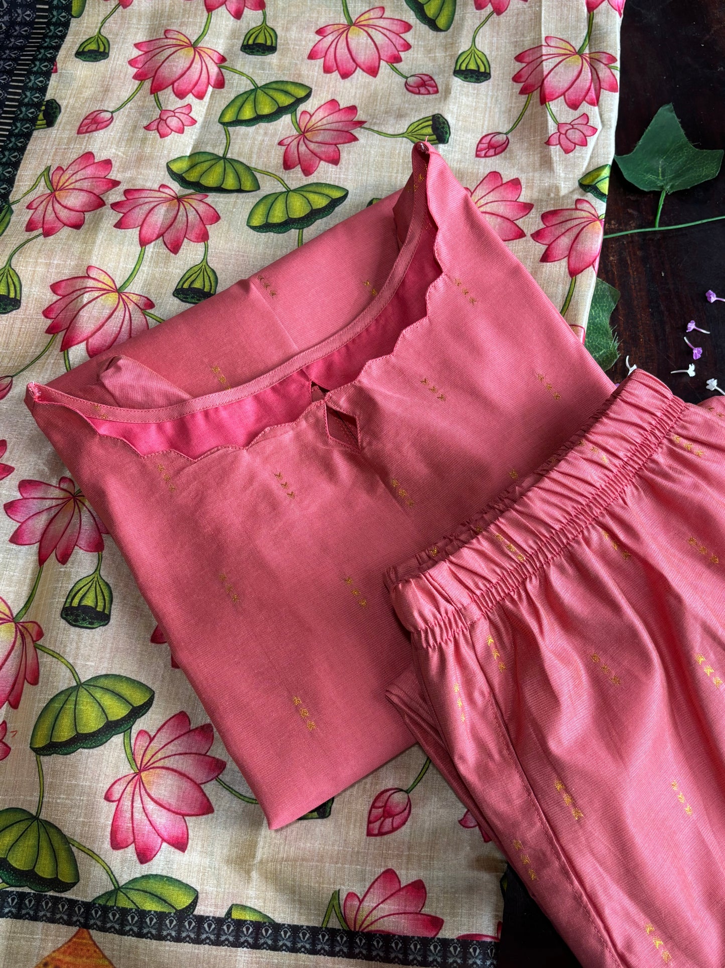 Rose Gold Elegance – 3-Piece Luxury Ensemble