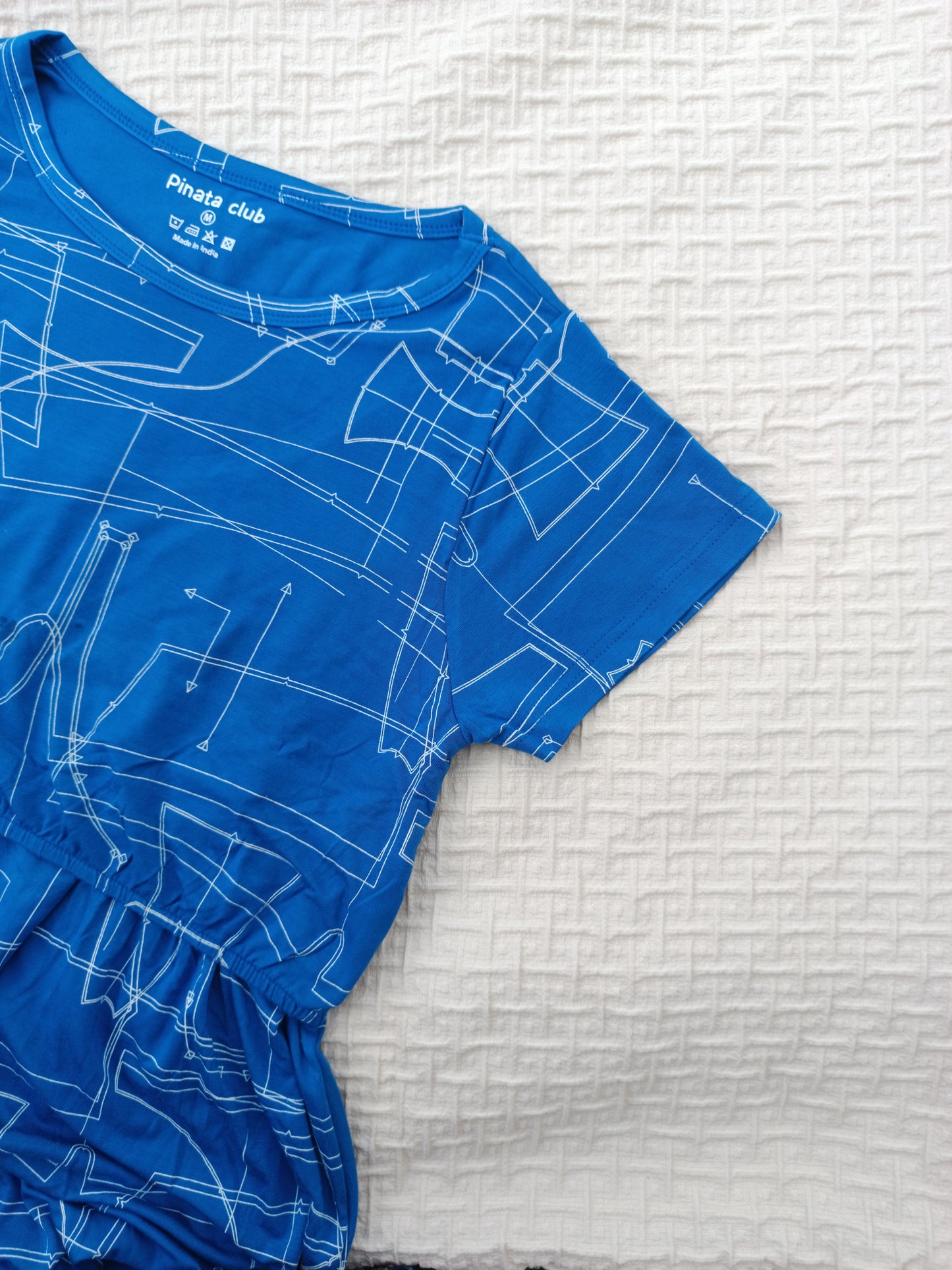 Blue lines: elastic pull up